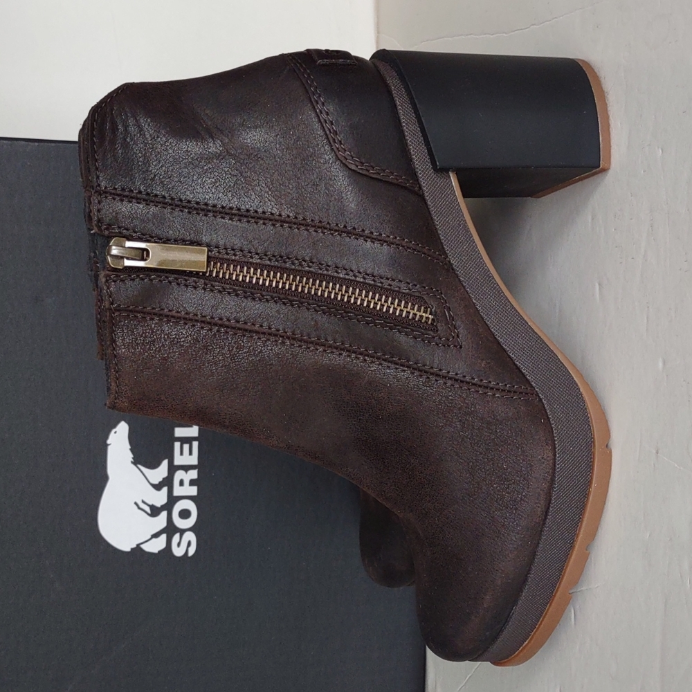 LIKE NEW SOREL BLAKE ANKLE BOOTIES